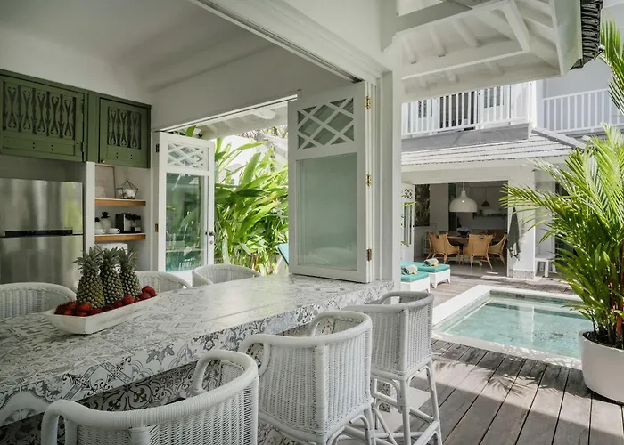 Luxury 8br Walk To Double Six Villa *