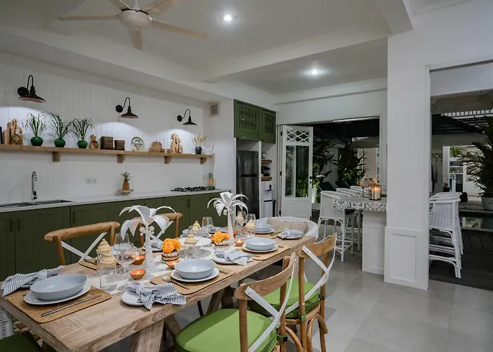 Villa Luxury 8br Walk To Double Six *