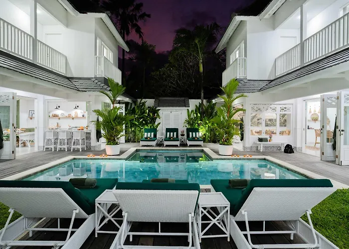 Luxury 8br Walk To Double Six Villa