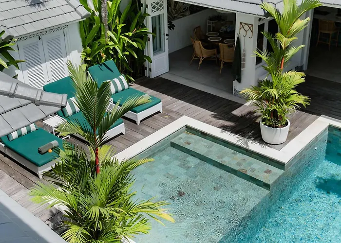 Luxury 8br Walk To Double Six *