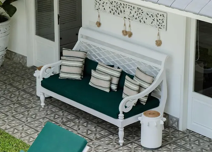 Villa Luxury 8br Walk To Double Six