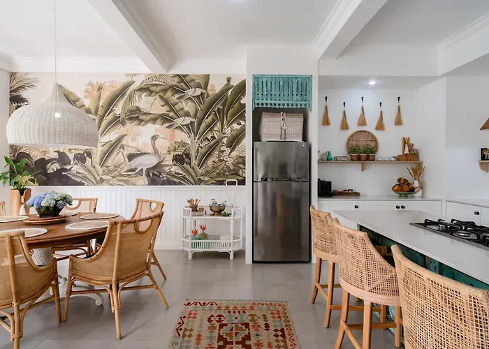 Villa Luxury 8br Walk To Double Six
