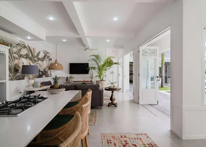 Luxury 8br Walk To Double Six * Seminyak