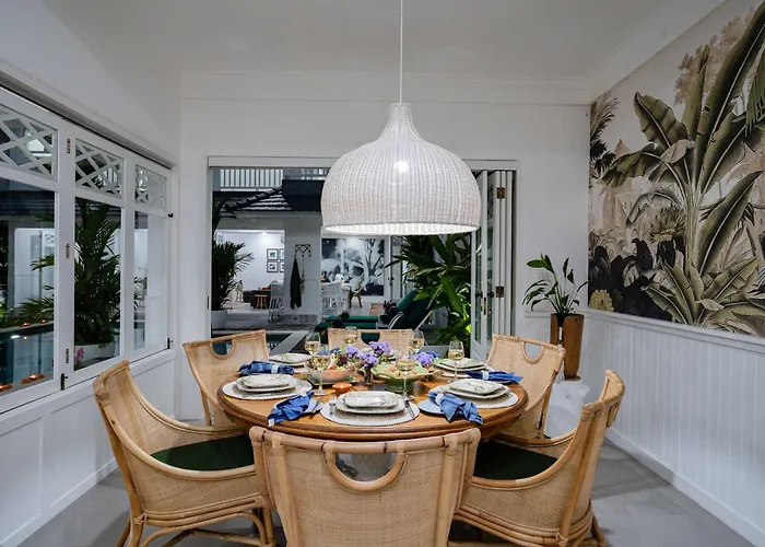 Villa Luxury 8br Walk To Double Six *