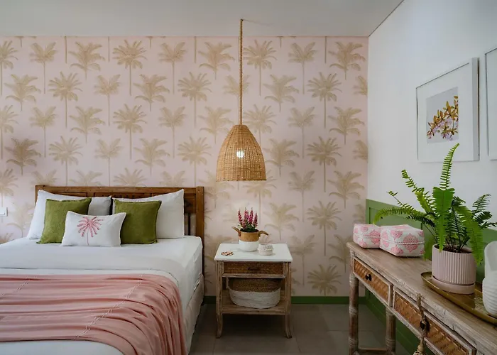 Luxury 8br Walk To Double Six Seminyak
