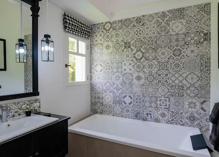 Villa Luxury 8br Walk To Double Six *