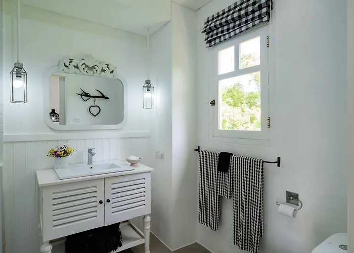 Luxury 8br Walk To Double Six Seminyak