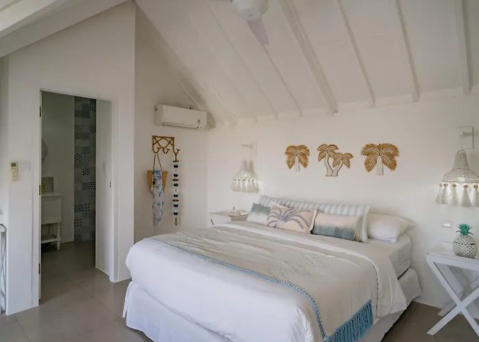 Luxury 8br Walk To Double Six Seminyak