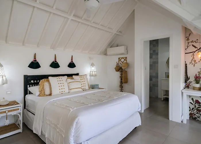 Luxury 8br Walk To Double Six Villa Seminyak