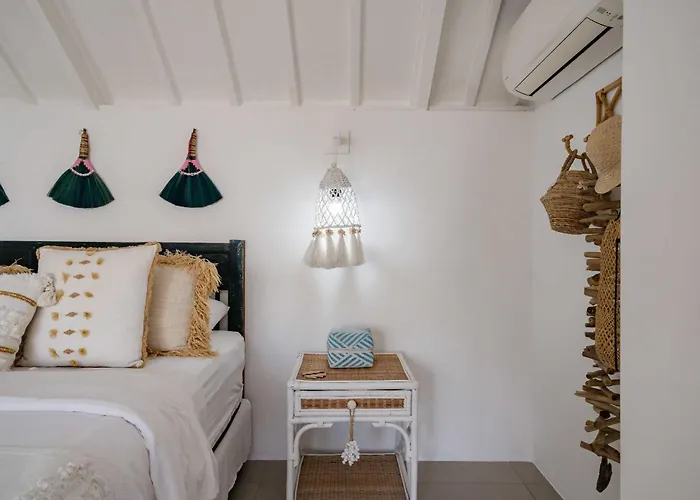 Luxury 8br Walk To Double Six Villa