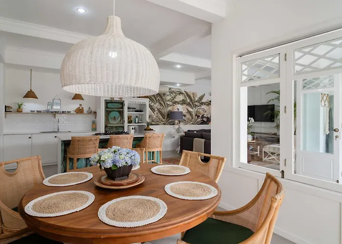 Luxury 8br Walk To Double Six Seminyak